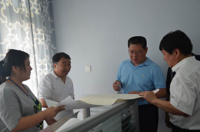 省經(jīng)信委、區(qū)經(jīng)信局領(lǐng)導一行到華紡考察